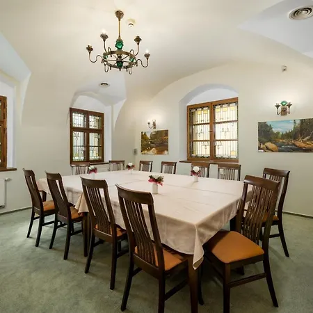 Zlaty Lev Hotel 4*