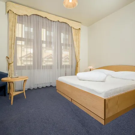 Zlaty Lev Hotel 4*