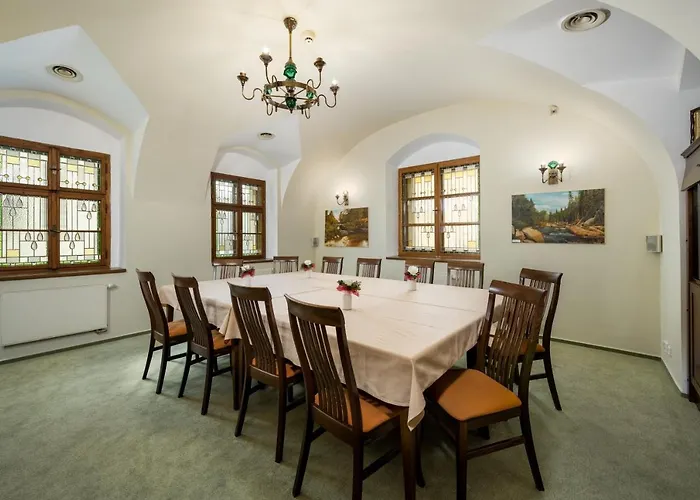 Zlaty Lev Otel 4*