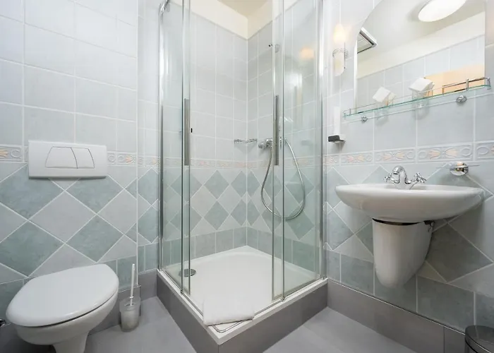 Zlaty Lev Otel